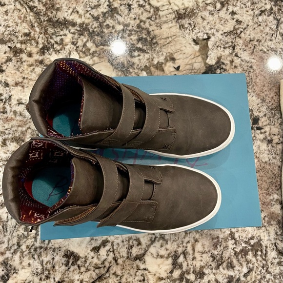 Blowfish high tops, vegan leather. - Picture 3 of 5